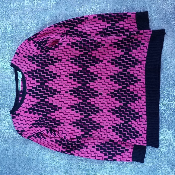 Vintage 90s Diamond Pattern Pink/Black Crewneck Shoulder Pads - Picture 1 of 5